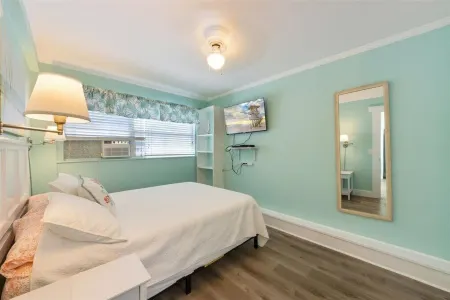 Coastal Getaway Retreat –Steps to the Beach! 1BR/1BA. Sleeps 2. In 4-Plex. Pool