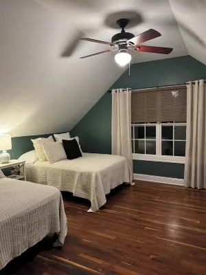 Peaceful Shoal Creek Retreat - Sleeps 14, Lakefront Views!