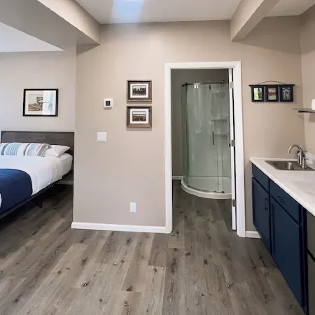 Waterfront view only 2 bedroom hotel style unit in amazing Algoma WiFi, AC