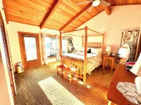 Paradise in Forest setting w/ Ocean views, hot tub, close to town & Hiking