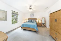 Lillian House