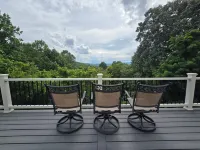 Sleeps 15!  Views Forever, Large Executive Home, Fast Wi-Fi, Hot Tub & Fire Pit Hotels in Clear Creek