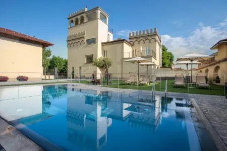 Villa Bernasconi Отели в г. Бене-Ваджиенна