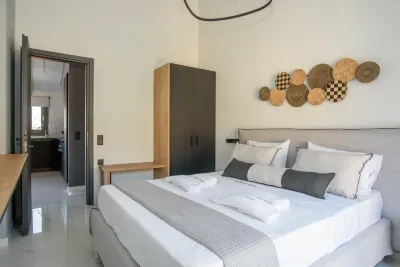 Deluxe 2Br Suite with Sea Views to Argostoli Bay Hotels in Kefallinia