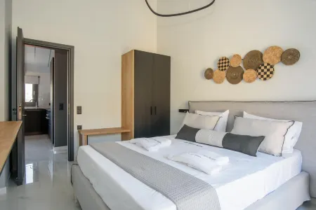 Deluxe 2Br Suite with Sea Views to Argostoli Bay