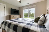 Haven On Old Bunn 3 BR/2.5 BA Home with Pond Access only 20 minutes from Raleigh