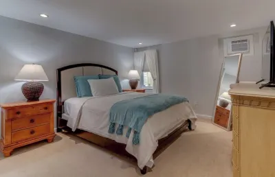 2-bed Luxury Ground Floor Unit in charming Ocean Grove - steps from beach! Hotels near Ocean Grove Beach