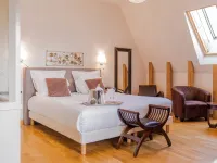 Demeures & Châteaux Auberge de la Tour - Hôtel & Restaurants - Marcolès Auvergne โรงแรมในคานทัล