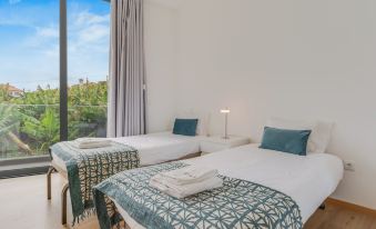 Cristiano Ronaldo Airport View