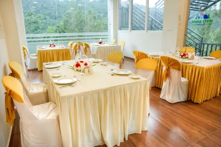 Misty Range Resorts Отели рядом с достопримечательностью «Заповедник Чиннар Уайлдлайф»