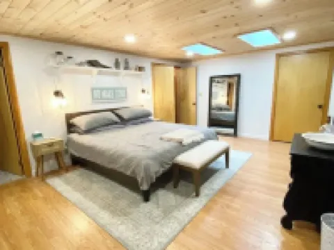 Cozy all season cabin w/ private boathouse & dock! 帕爾邁拉酒店