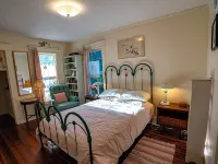 Bohemian 3-bedroom house with private yard in charming neighborhood Hotels in Vermillion