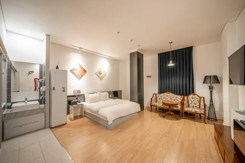 Hotel Insomnia