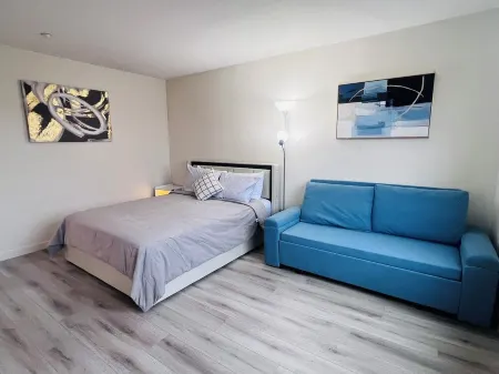 Stylish & Fully Renovated Home – Perfect for Relaxation & Adventure! Отели рядом с достопримечательностью «McGrath Family Farm»