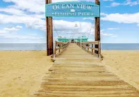 Victoria Home Beachfront 2 Bedroom 2 Bath 4 Bed  Close to Shop Toy for Kids