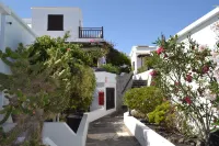 Comfort bungalow (1st row) in exclusive complex directly by the sea/beach pool