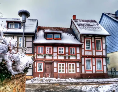 Modern apartment with WiFi in the old town (near the market square)