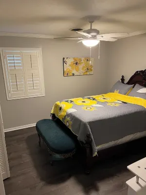 3 bedroom home that's about 10 mminutes away from the local casinos.