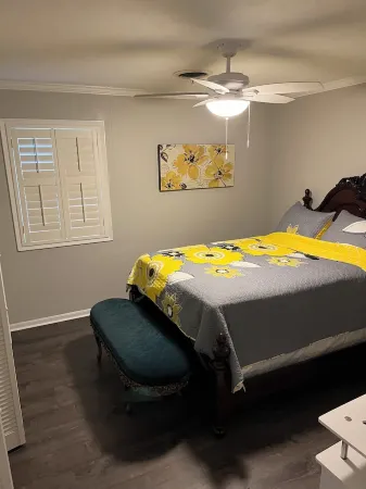 3 bedroom home that's about 10 mminutes away from the local casinos. Отели рядом с достопримечательностью «Crying Eagle Brewing Company»