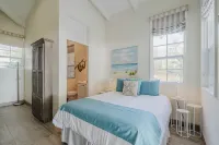 Luxury Dream Villa Right on the Beach! Hotels in Esterillos Este