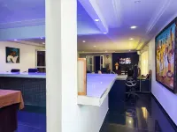 Luxurious 300 m2 apartment with sea view and Almadies terrace