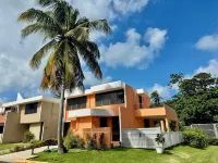 Tropical Beach Oasis: 2 Private Villas, 16+ Guests!