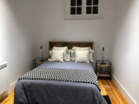 BEAUTIFUL DESIGN FLOOR IN THE CENTER FOR 6 PEOPLE