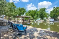 Private A-Frame w/Kayaks on Canal newly renovated