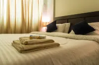 Home plus  apartment 2 modern and just three minutes walk from the beach