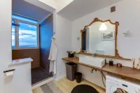 SUPER SEA VIEW PENTHOUSE