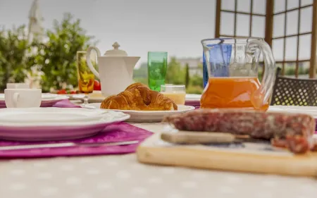 Cascina Arcangelo Raffaele, Raffaele Apartment Отели в г. Родди