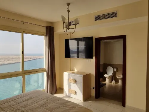 Sunshine Lagoon View Large Balcony - 5m from beach!