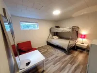 Peaceful Lakeside Bungalow on Lac à la Tortue Hotels in Shawinigan