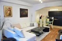 Central Elegance Apartments