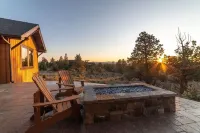 Exquisite Luxury Home with Panoramic Mountain Views & First-Class Amenities