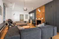 Villa Caumartin, heated pool from April to All Saints' Day vacations Hotels in Le Bois-Plage-en-Ré