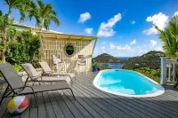 4 large bedrooms/4 full bathrooms. Pool/Beautiful Ocean views/hot tub. Cruz Bay!