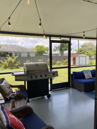 Cozy, Clean, Convenient With A Beach Feel