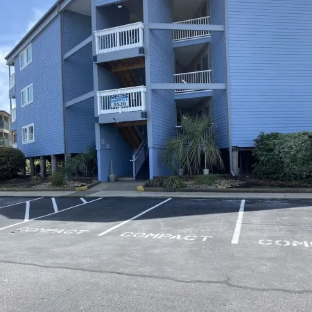 APATBIII Ocean Side/Ocean View 9520 SHORE DR 3P Family friendly.