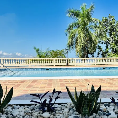 Falcon Oceanview 2br/2ba - Free Airport Transport/Gated Complex w/Security