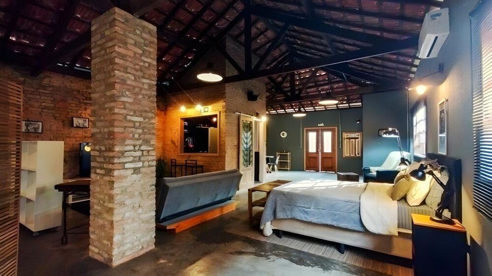 Spacious & Comfortable Industrial Loft
