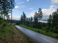 Mountain Views | Air Con | Garage | Large Deck | Nearby Trails | Parking Hotels in Invermere