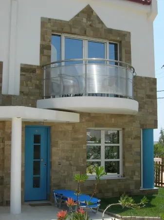 Grapevines 10 Seaview Villa . Quiet and peaceful, relax and chill out Отели в г. Makris Gialos