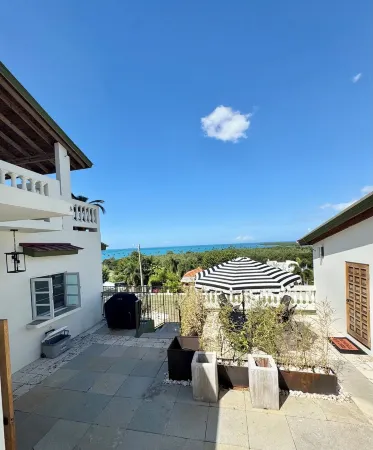 2 bedroom Villa with Pool and Stunning Ocean Views.
