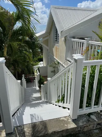 Superb 180° sea view apartment - with water tank