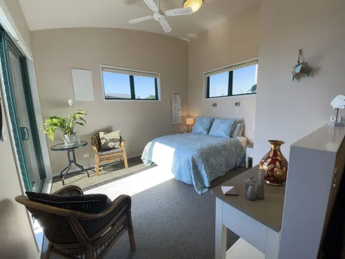 Seaside Studio Apartment with sea view deck