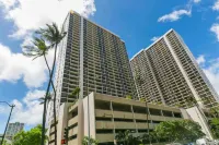 Ocean Views in the Heart of Waikiki Beach