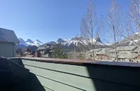 Premium Mountain Views! One bedroom Penthouse Condo in The Lodges at Canmore