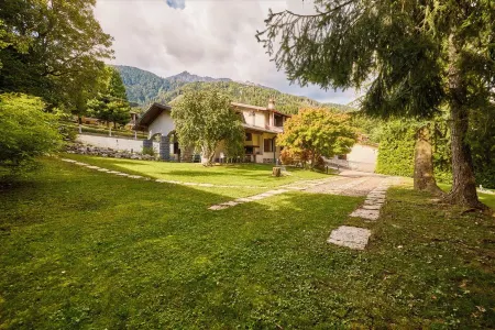 Modern Alpine chalet for sports,relax,history, Dolomite landscapes, pet free Отели рядом с достопримечательностью «Chiesa Maddalena»