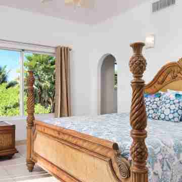 Crystal Sands Beachfront Villa! Private Pool! Best Value! Indescribable Views! Rooms